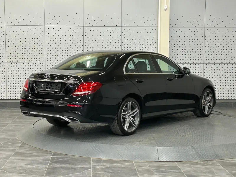 Mercedes-Benz E-Класс, 2018, фото 4